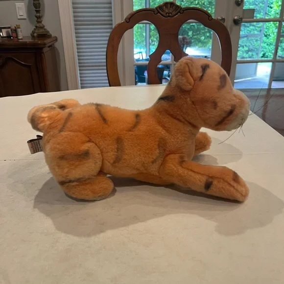 Vintage GUND Disney’s Classic Pooh Orange Tigger tiger plush - Picture 3 of 8